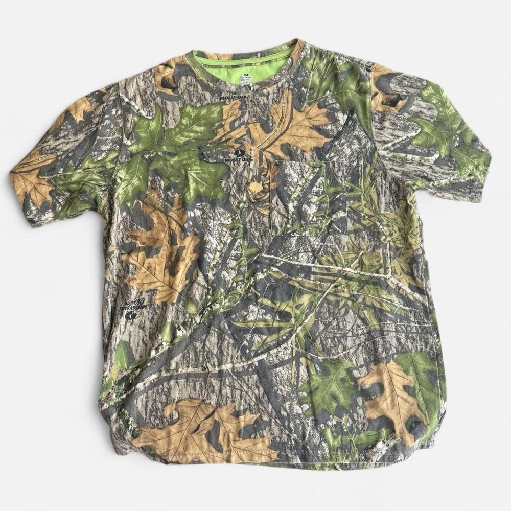 Men's Mossy Oak camo short sleeve shirt